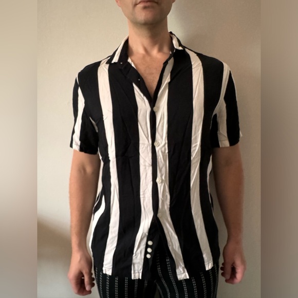 Bershka Monochrome Striped Shirt - Picture 1 of 3